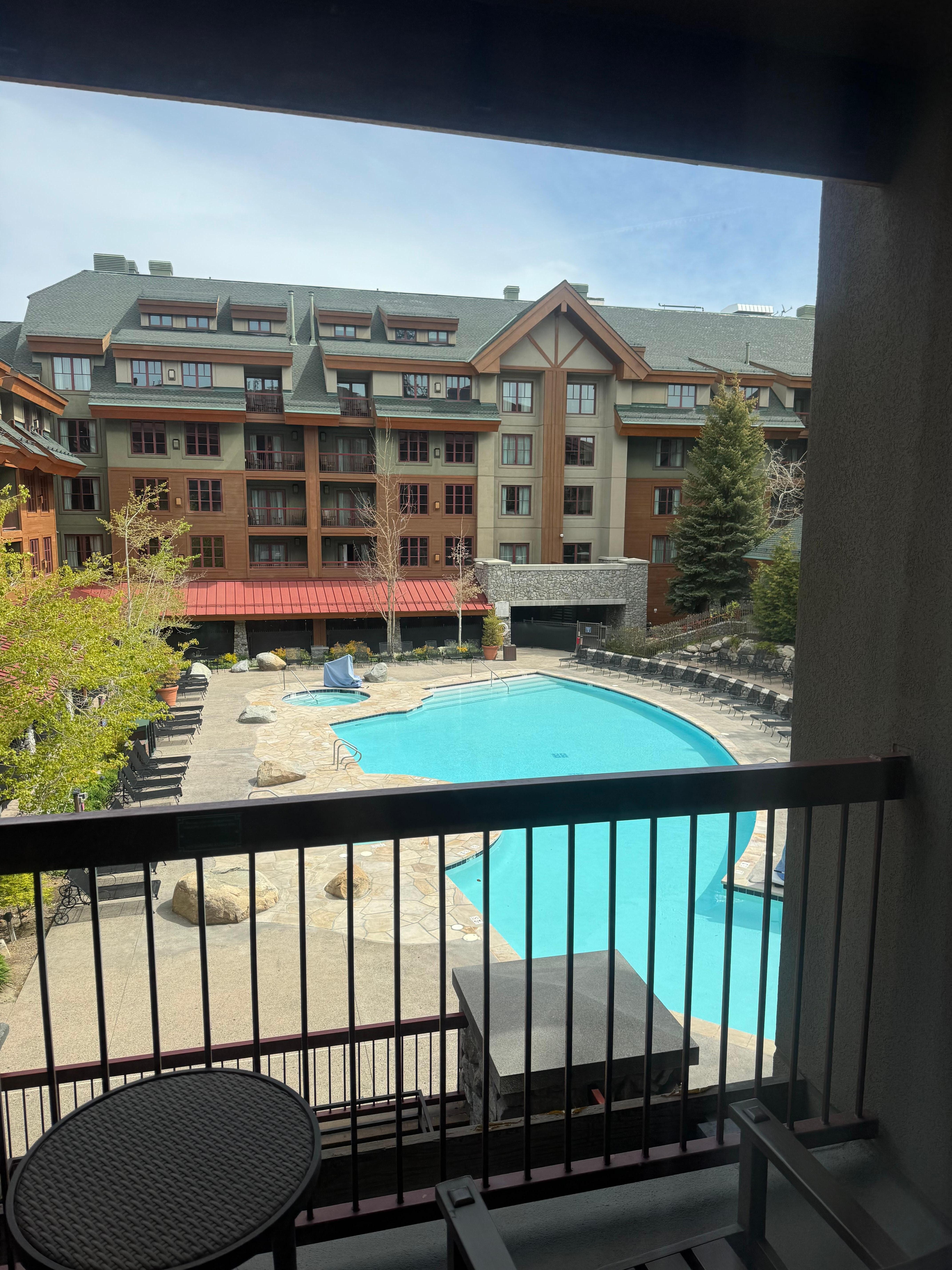 Great view of the pool:)