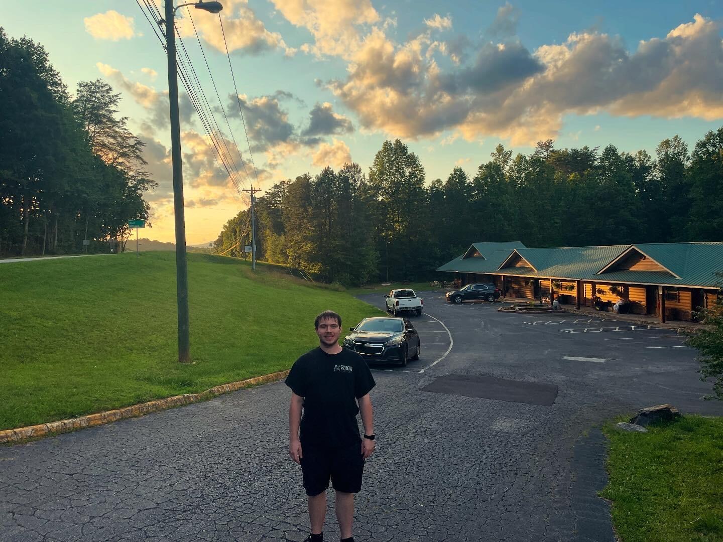 Drive in to the motel. 