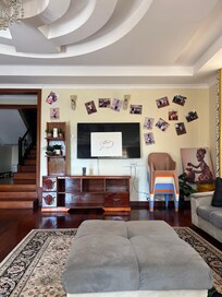 Large living room (the photos are ours) :)