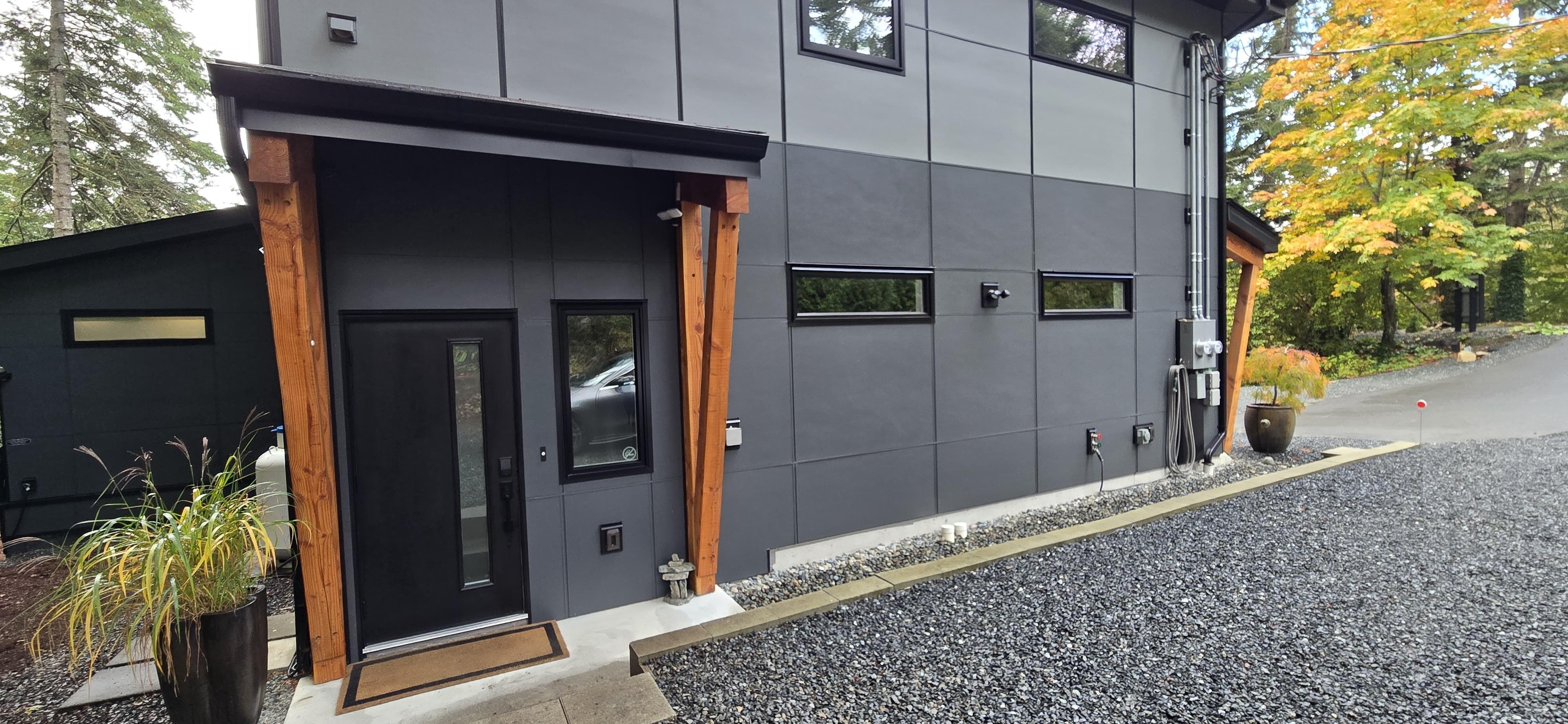 Separate, private side entrance to the Arbutus Loft