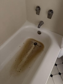 Just a sample of the tub in one of the rooms.