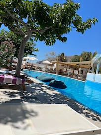 Piscina do hotel