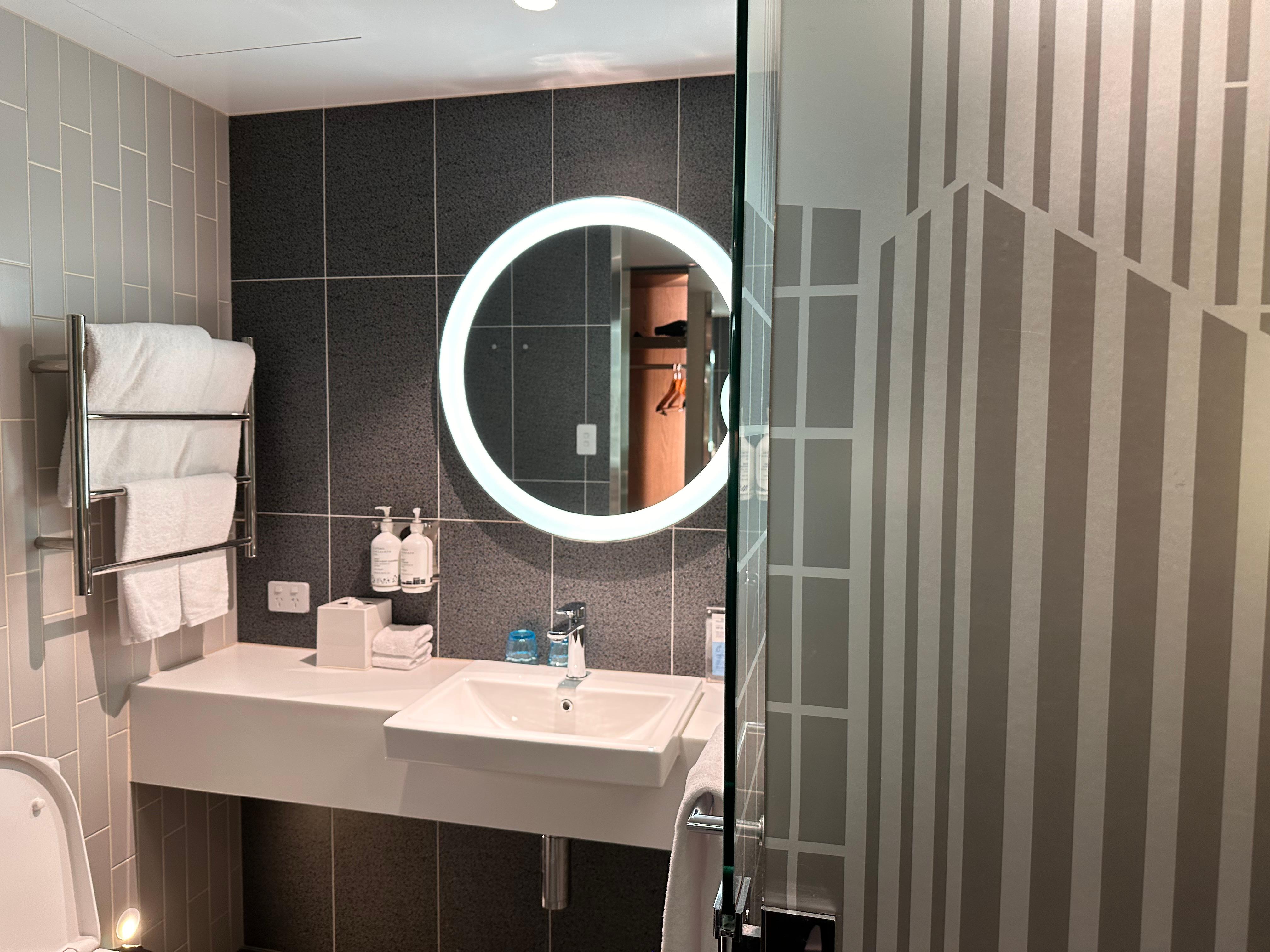Aesthetically decorated, spacious bathroom