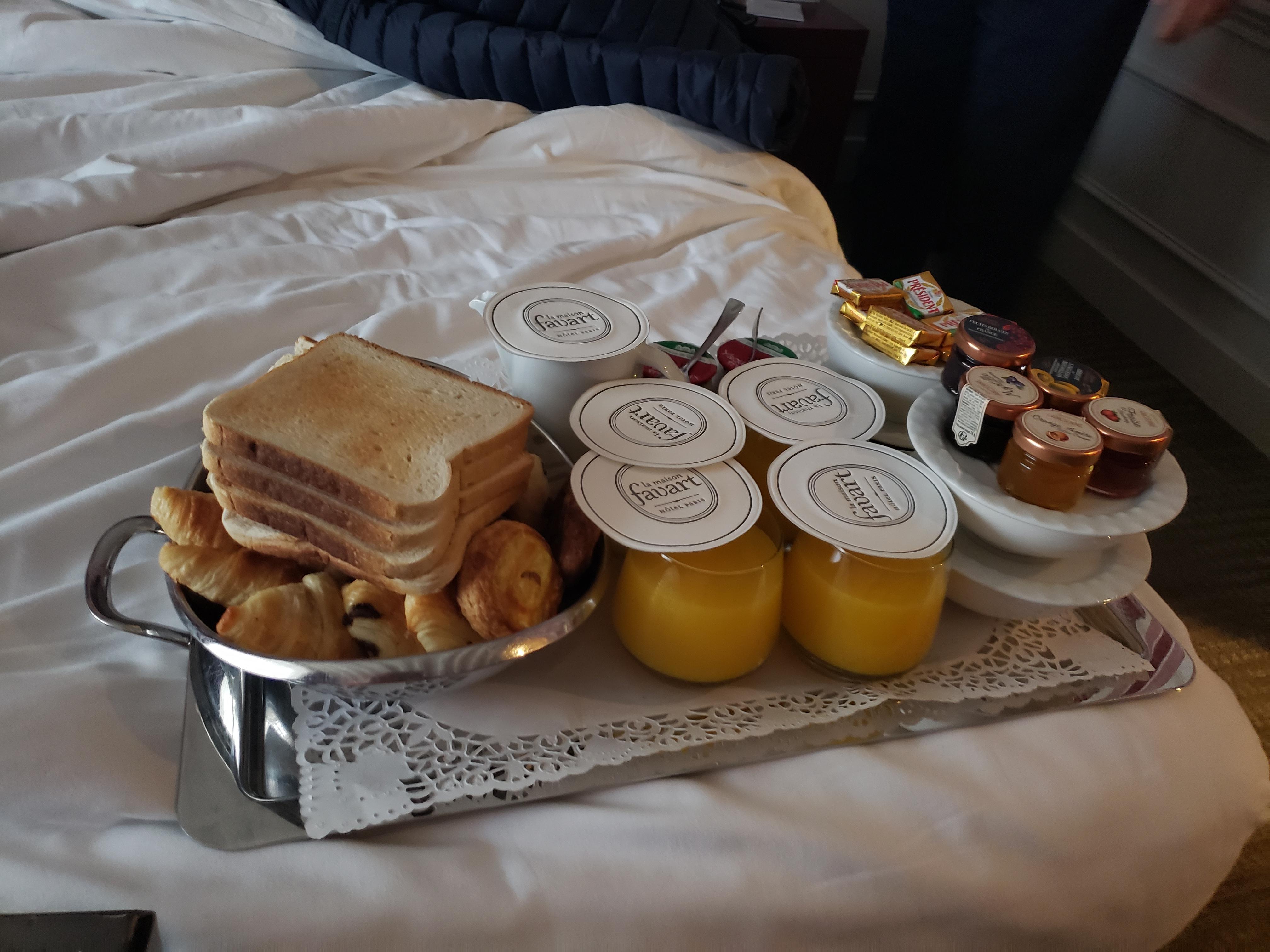 Petit déjeuner en chambre