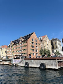 71 Nyhavn from across the canal