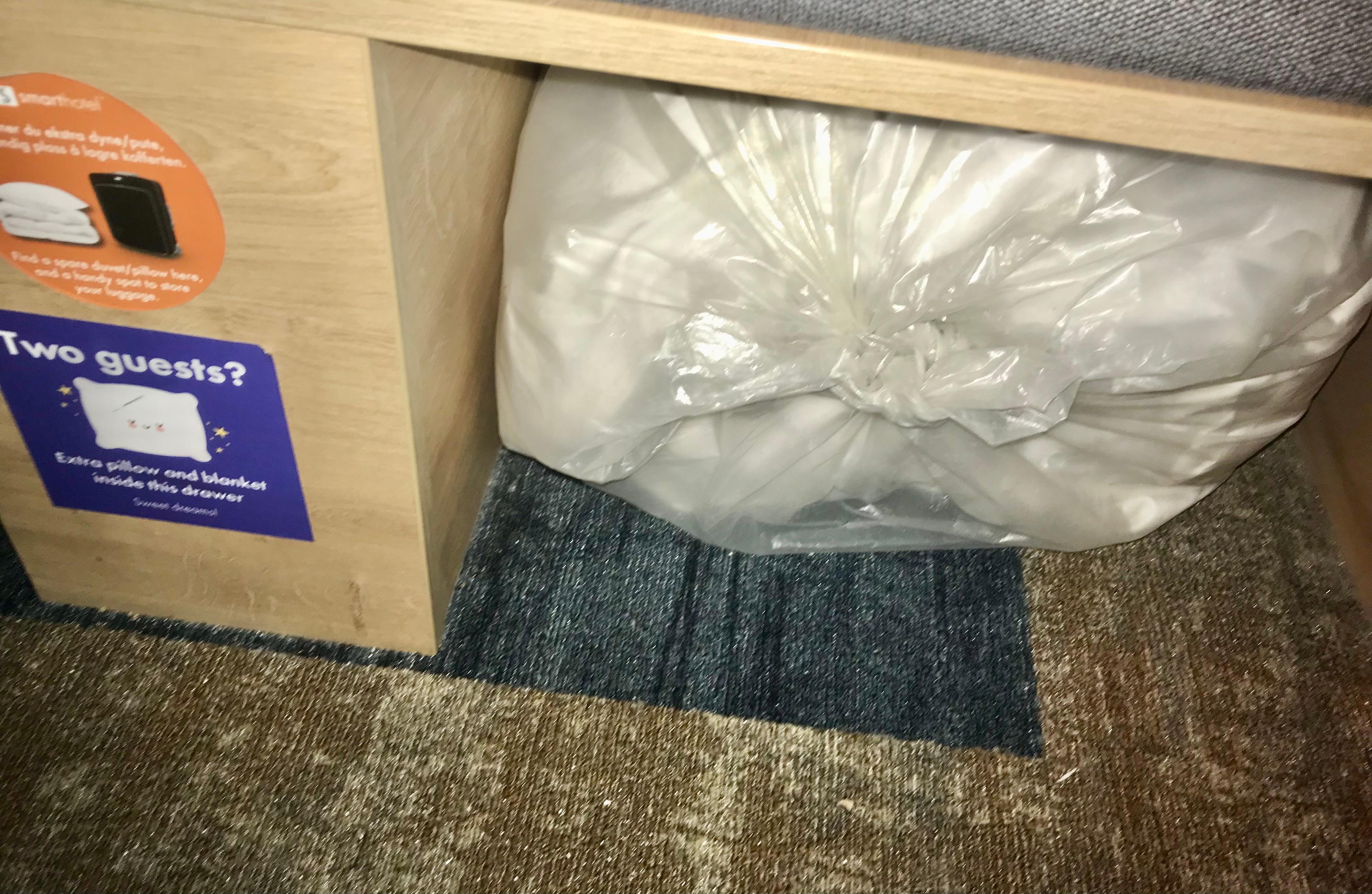 Manque de place (couette au sol)