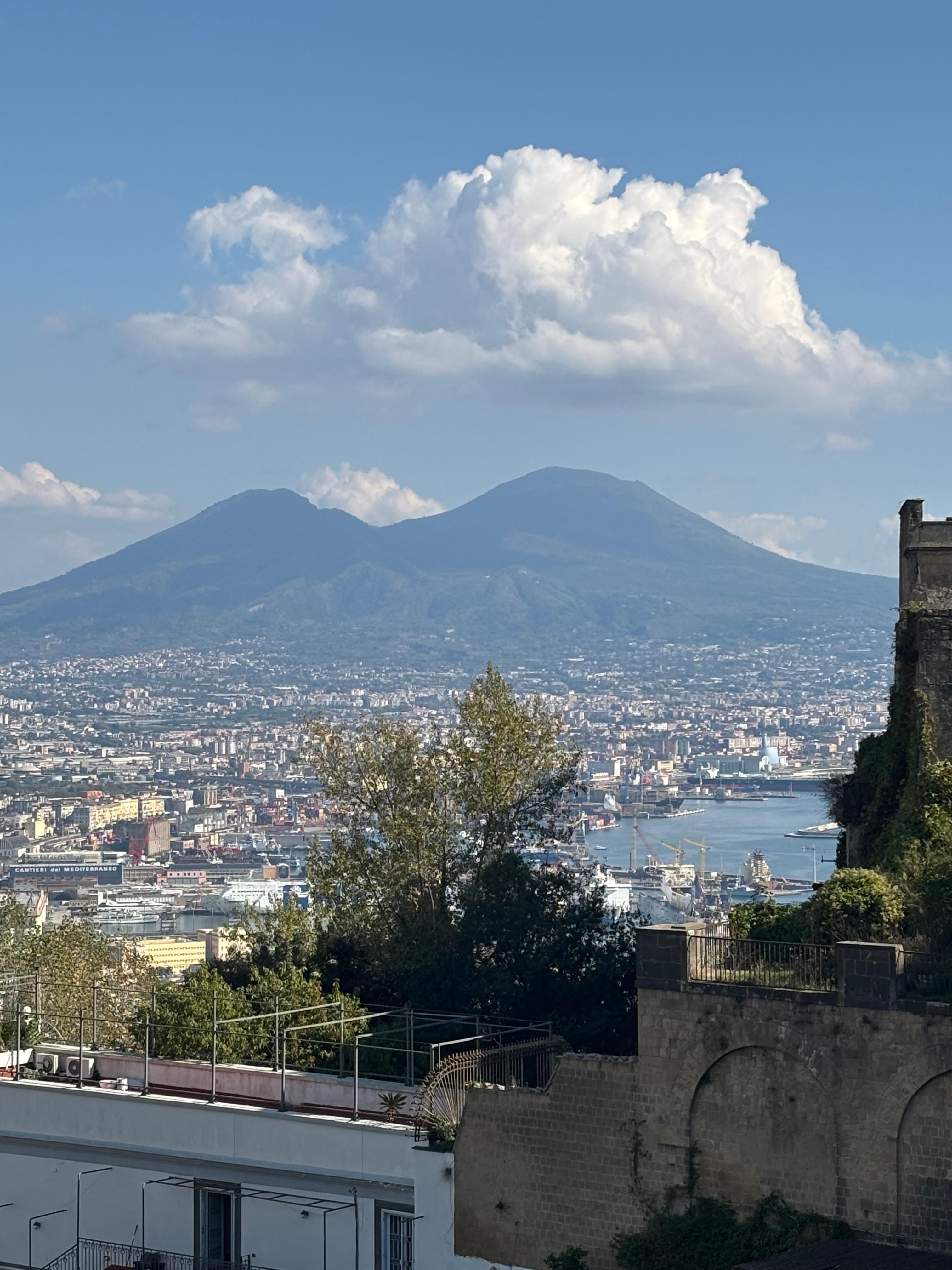 A Napoli c’è sempre il sole.