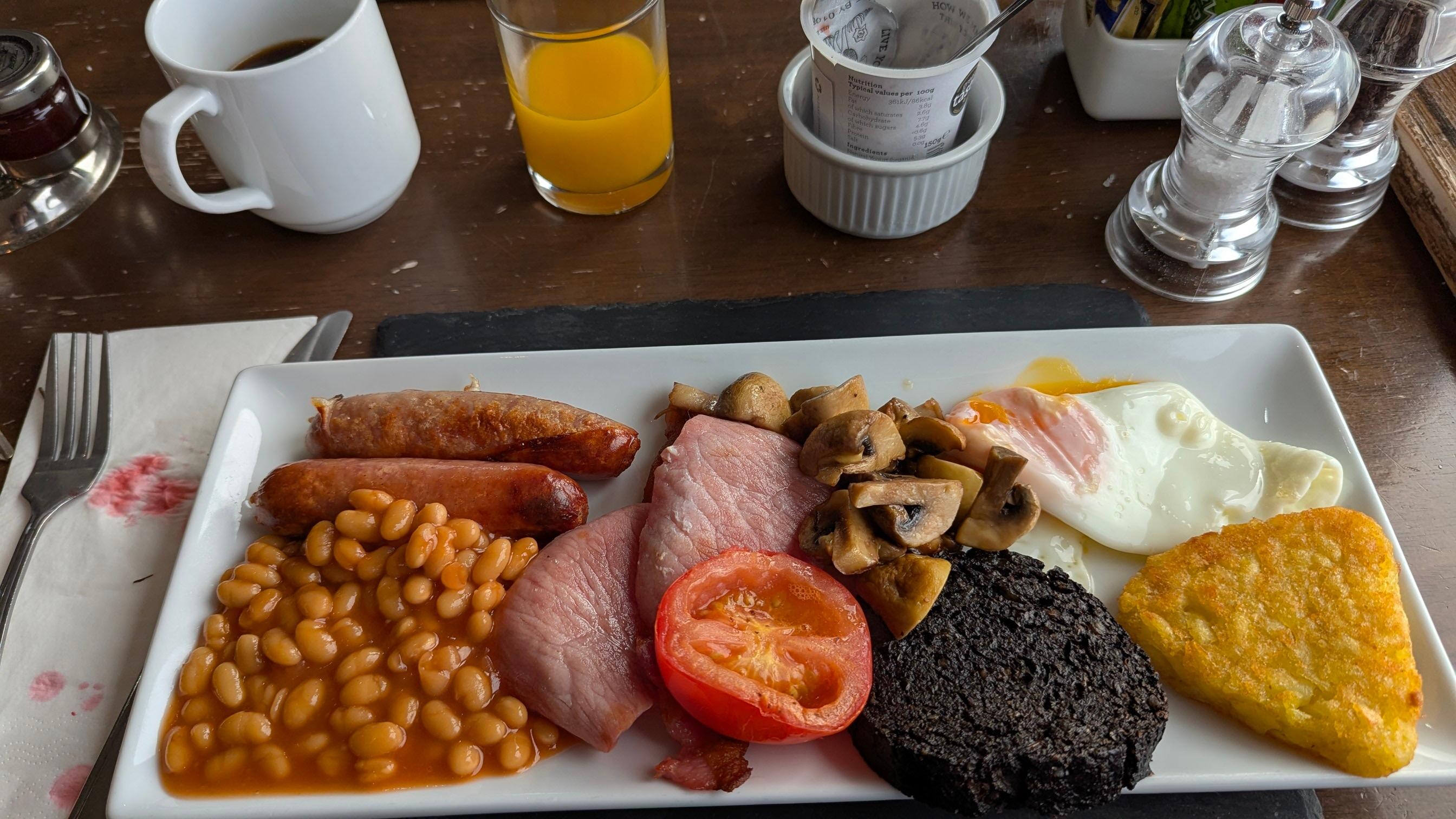 Super cooked to order breakast plus unlimited teas/coffees/juices and cereals/toast/fruits BRILLIANT 