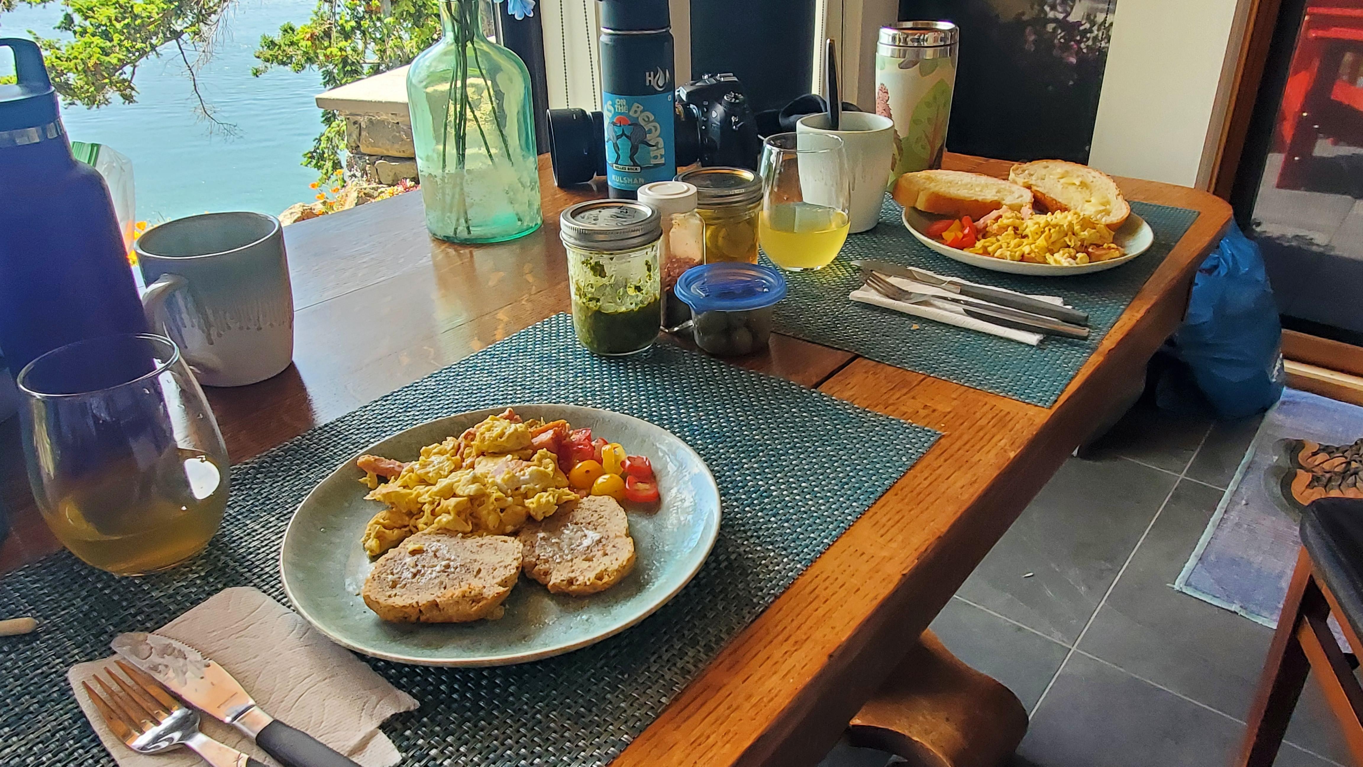 Breakfast on the morning of our anniversary. Small but easy to use kitchen provided all the tools we needed to cook our meals.