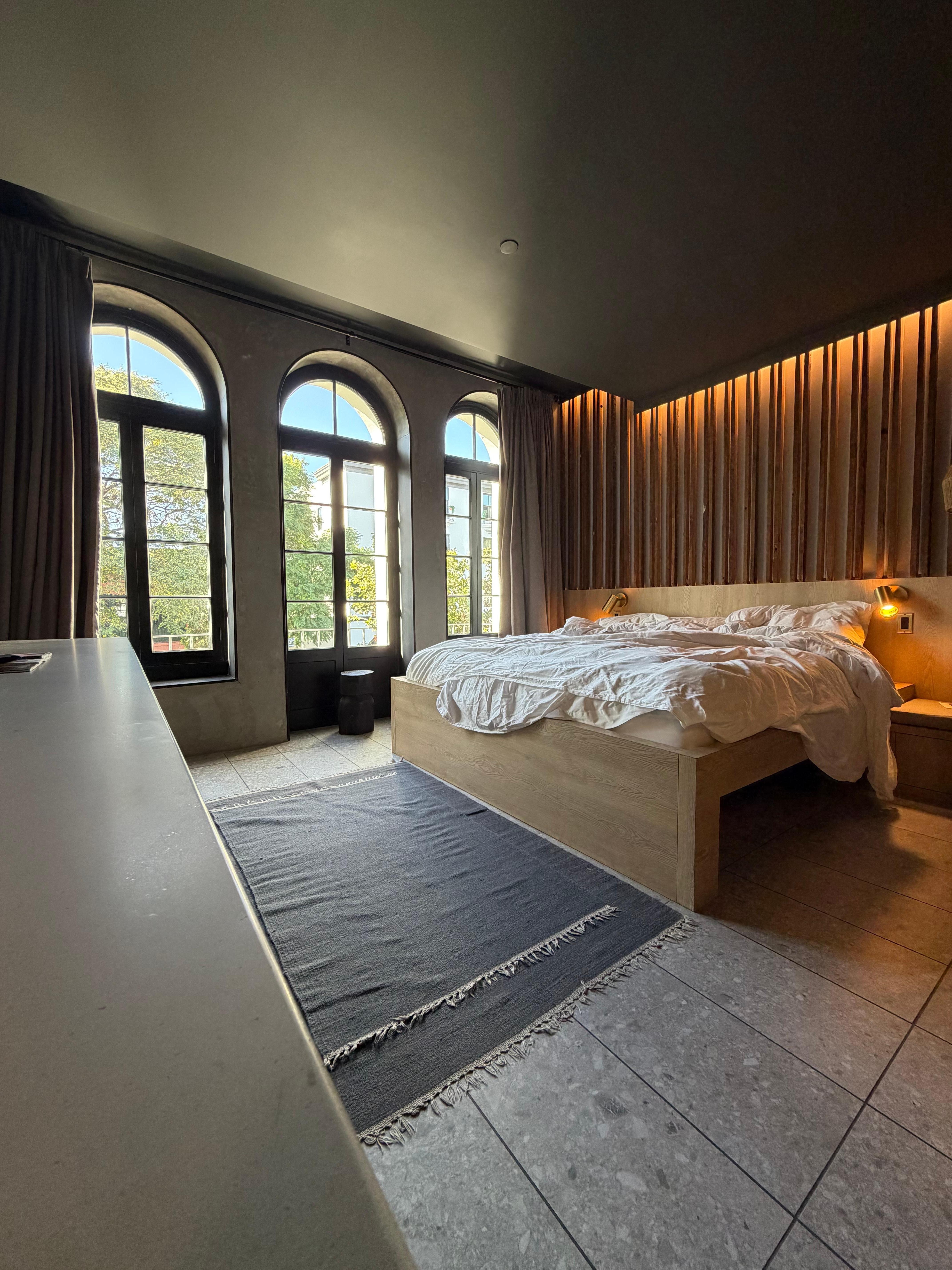 Loved the large windows and ambient lighting.