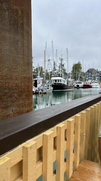 Lekker eten op de boot house, zie je liggen vanuit de accommodatie.