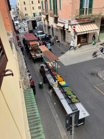 Farmers Market type event going on outside.