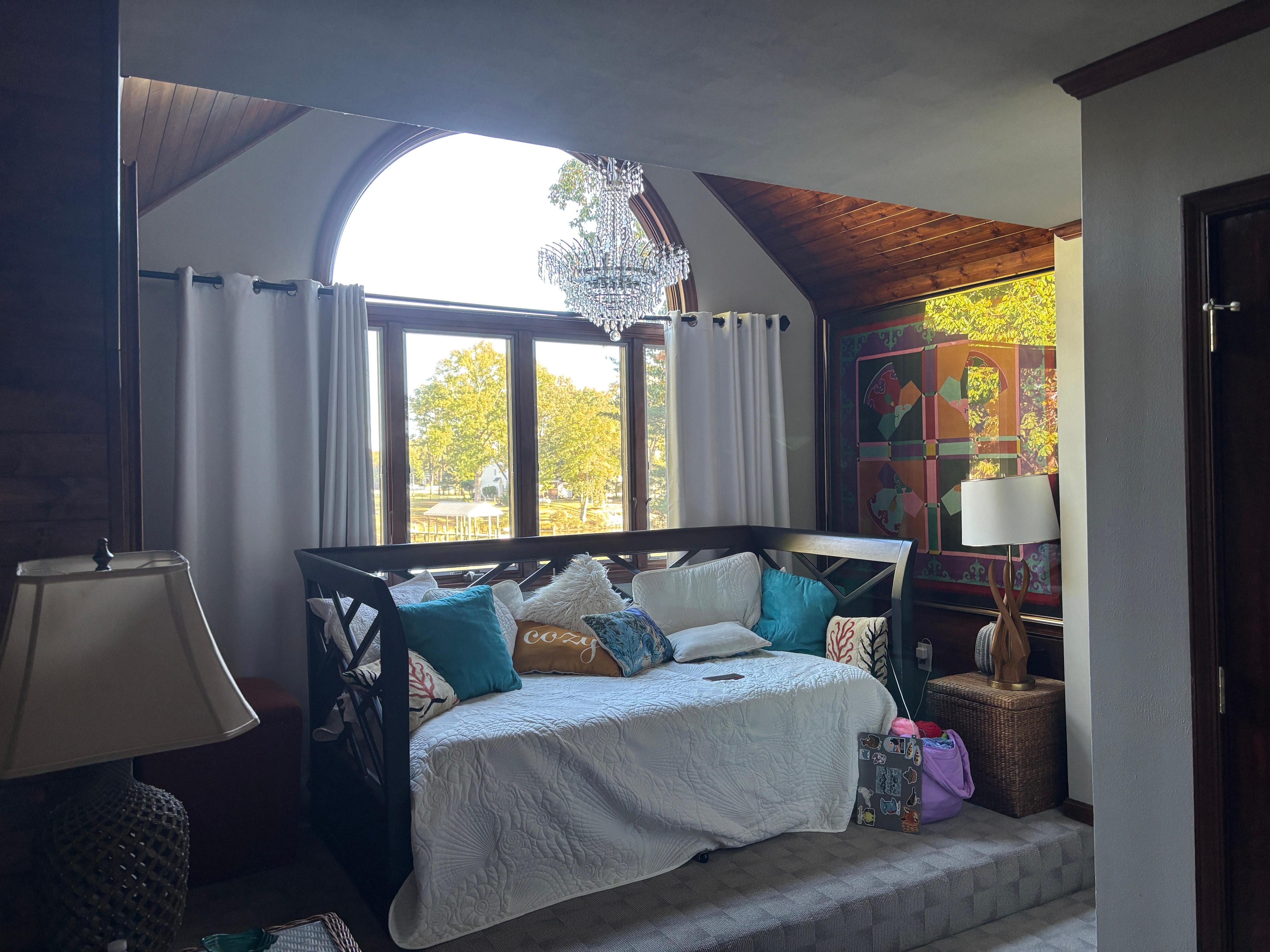 Primary bedroom’s additional daybed 