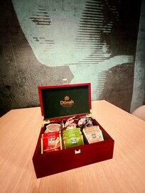 アメニティのお茶とコーヒー、塩胡椒もあって嬉しかった