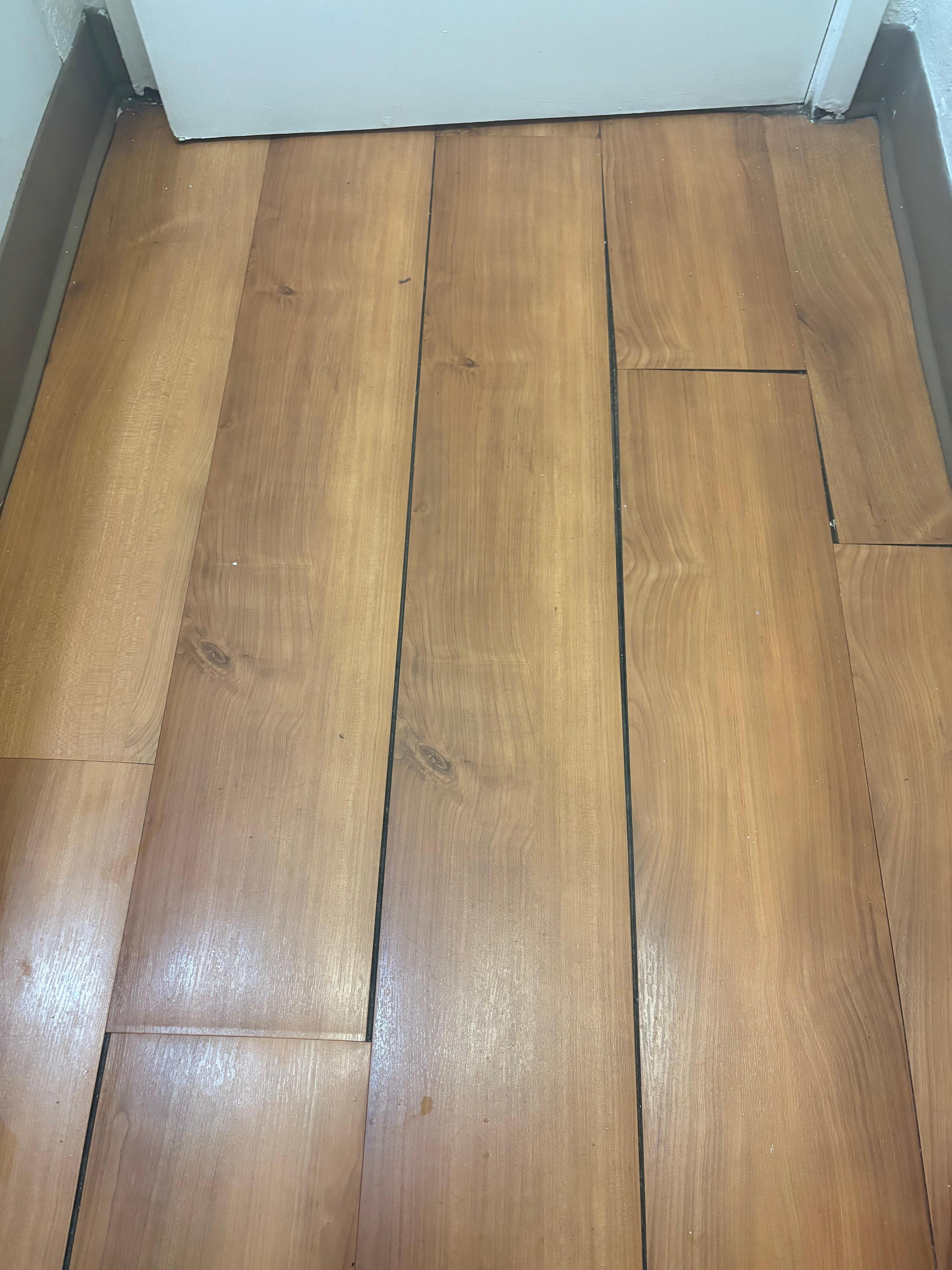 floors outside the tub