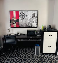 Junior Suite desk area