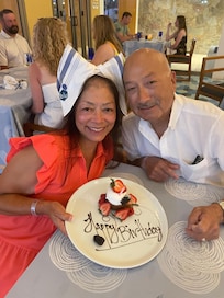They prepared a surprise dessert for my birthday including Minnie Mouse bow made with my napkin. 😋