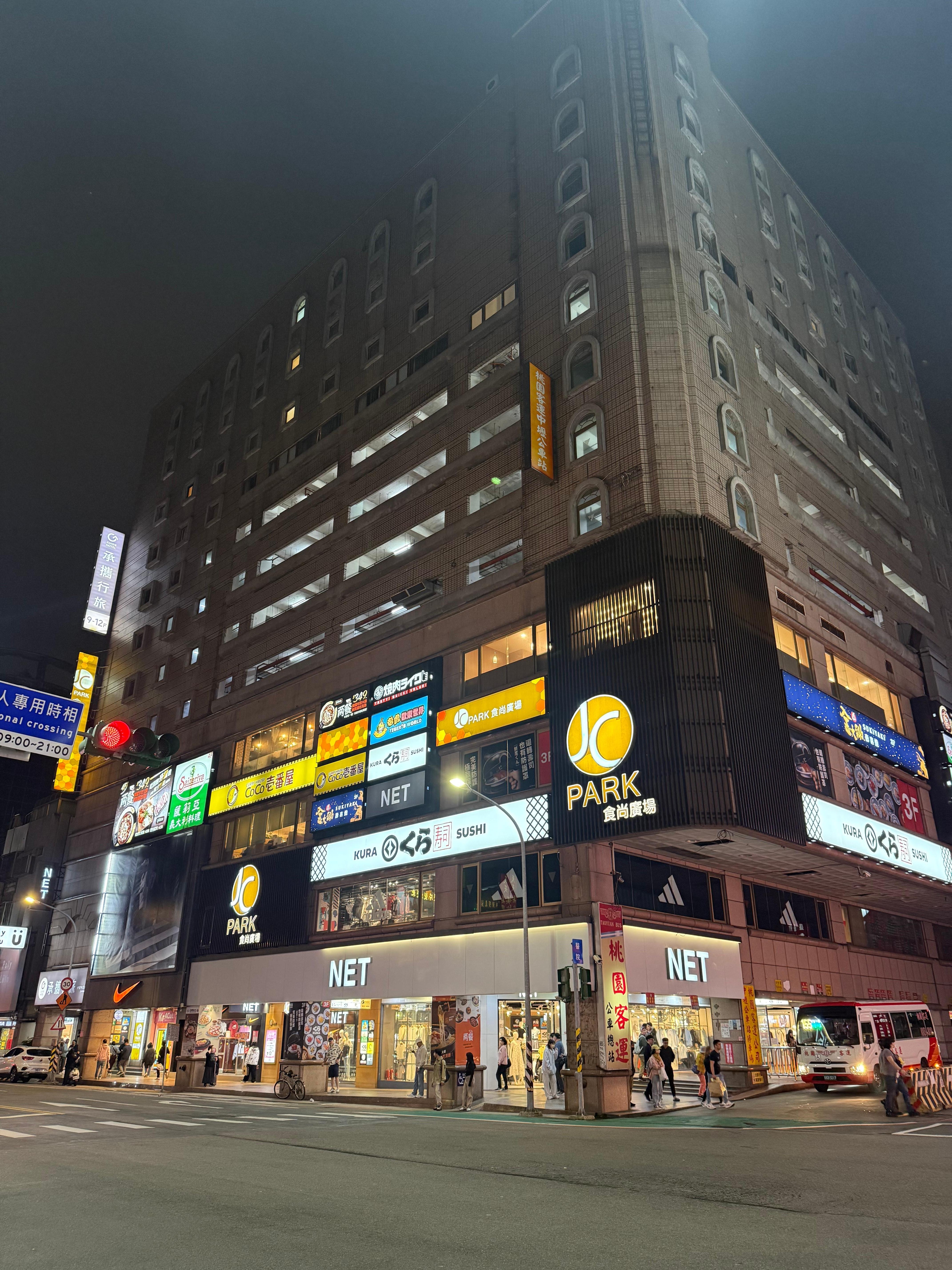 左下部がホテル入り口