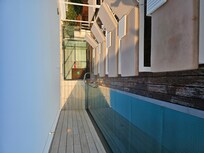 Roof top pool