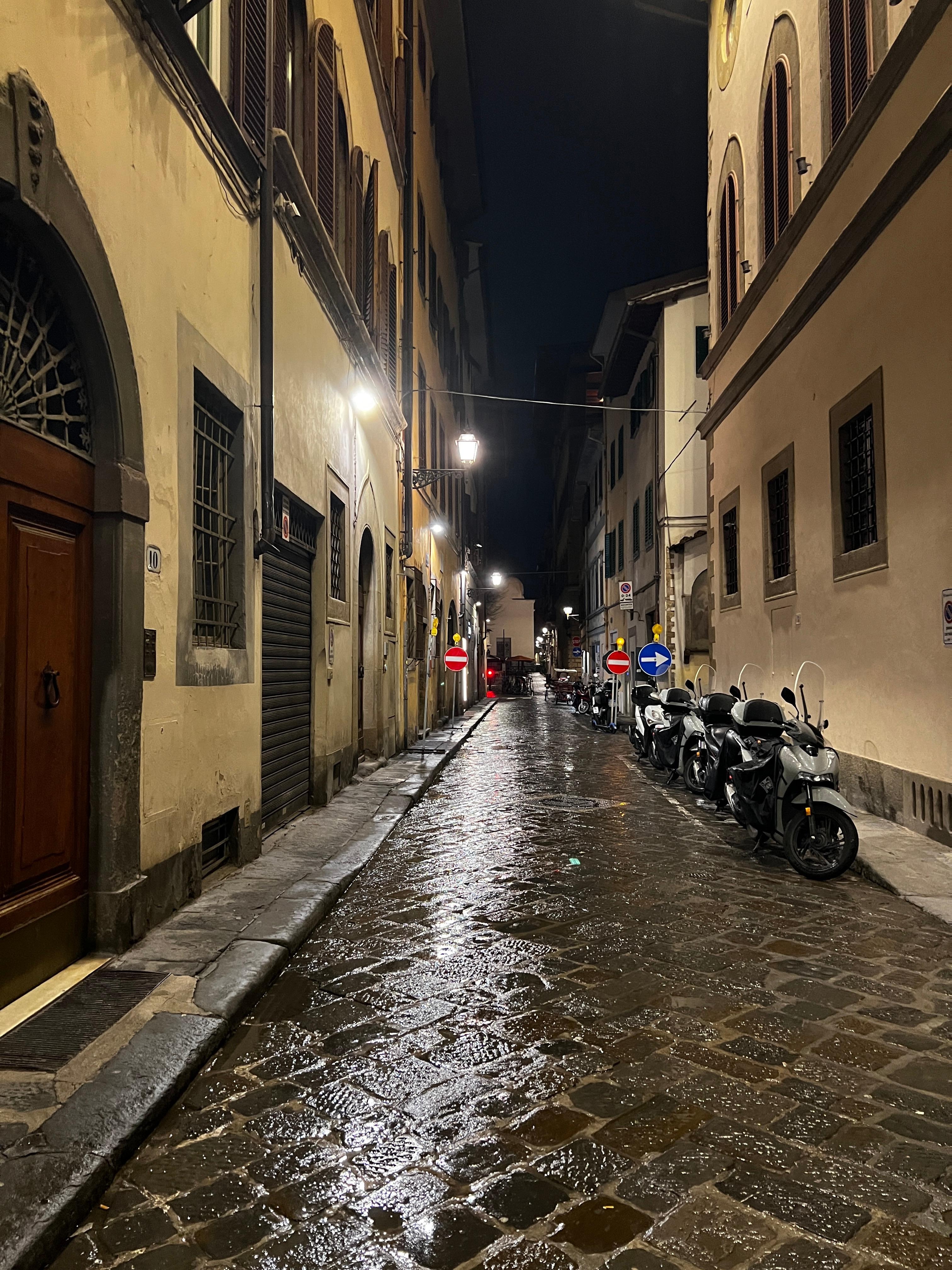 Anyway never be drunk in a club.. or in the street. Bad people track that and attack in firenze.