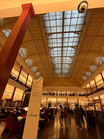 州立図書館
ホテルから歩いて約5分