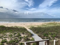 Beautiful beach easy access