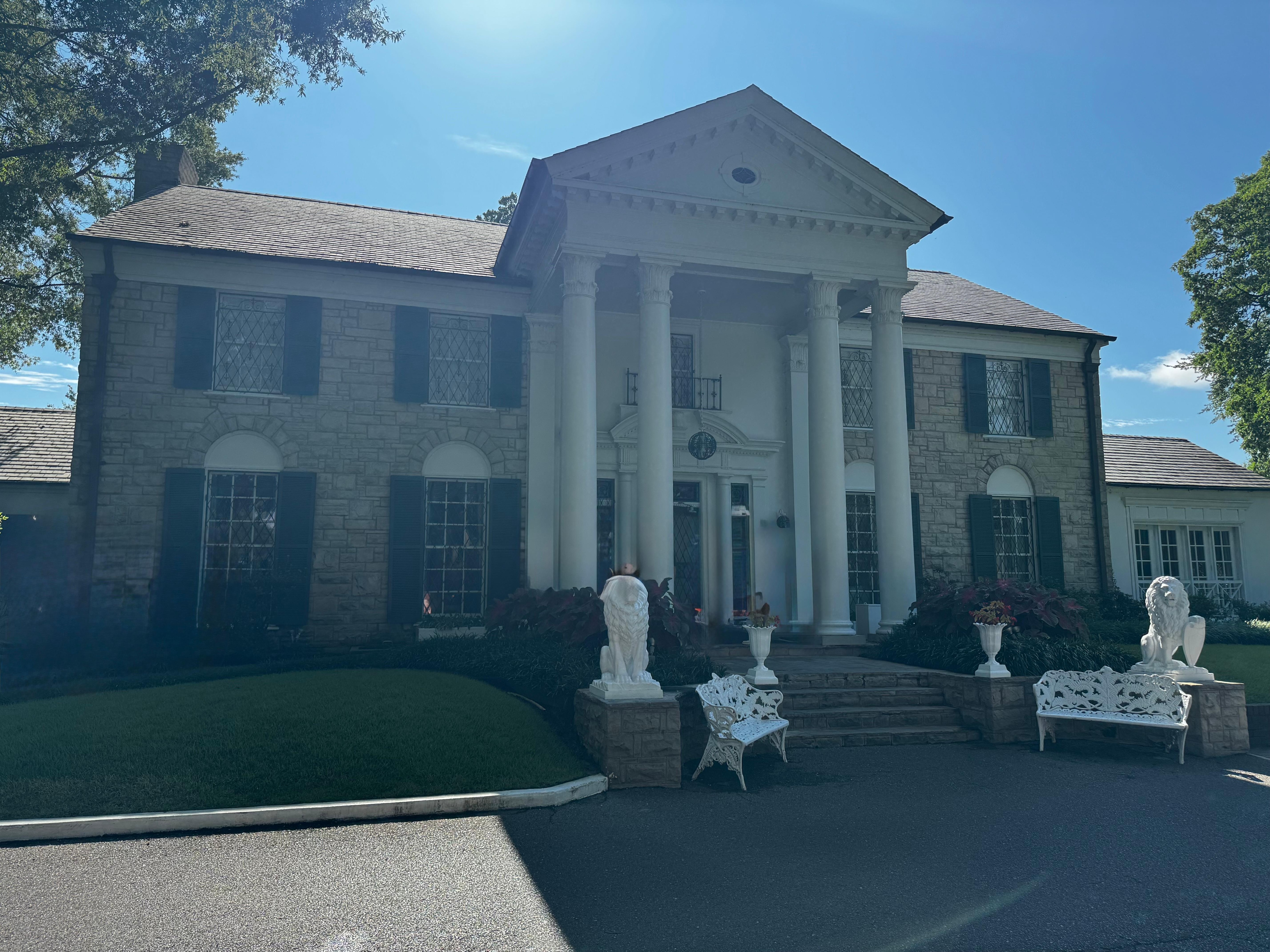 Elvis’ Mansion next to the hotel 