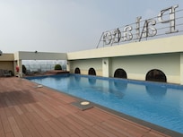 屋上プール。利用者皆無スタッフ不在?