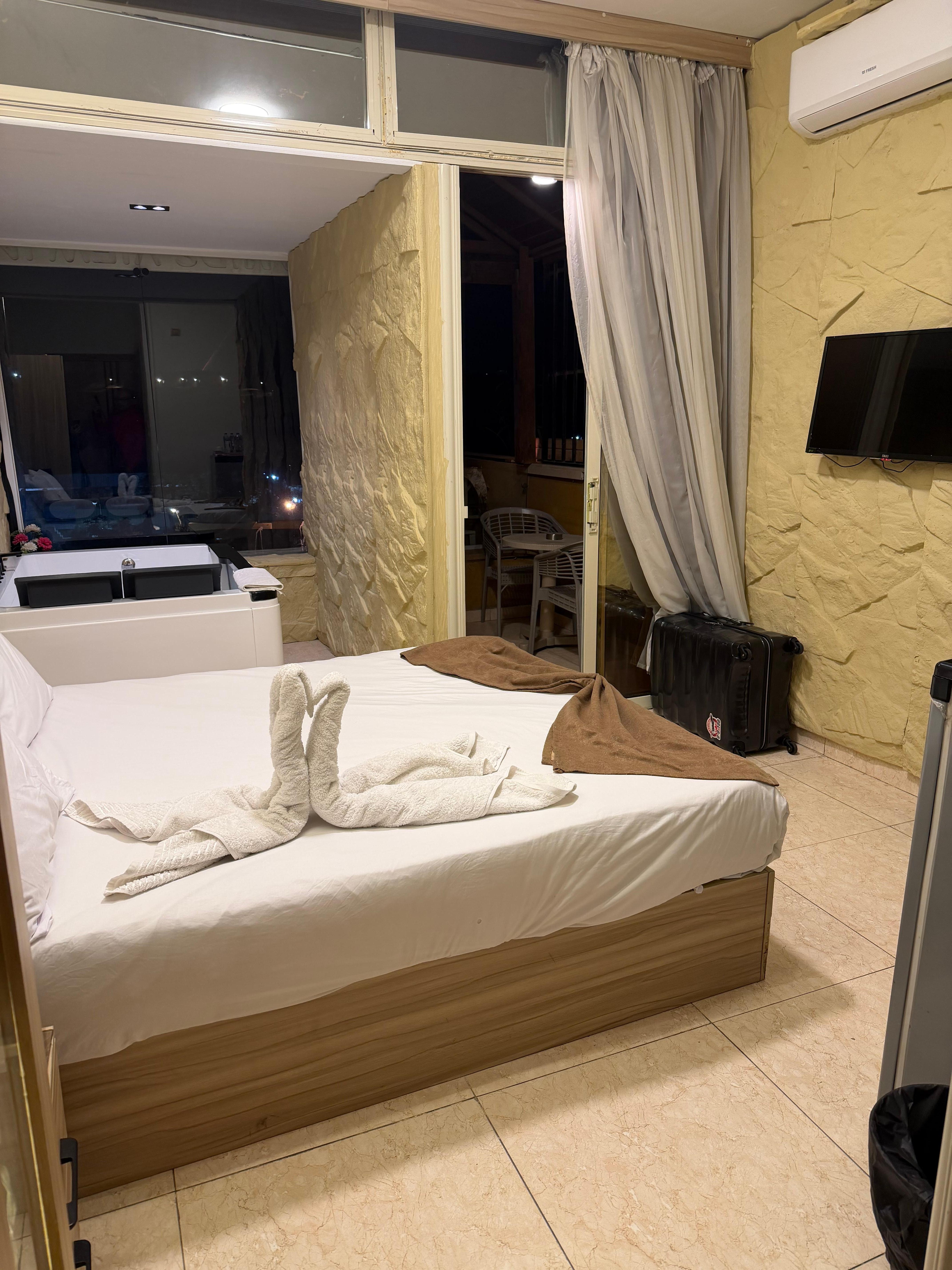 窓が大きいお部屋なの  で眺めは最高