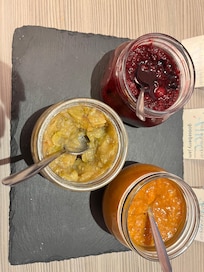Gooseberry and apricot jams made my day!