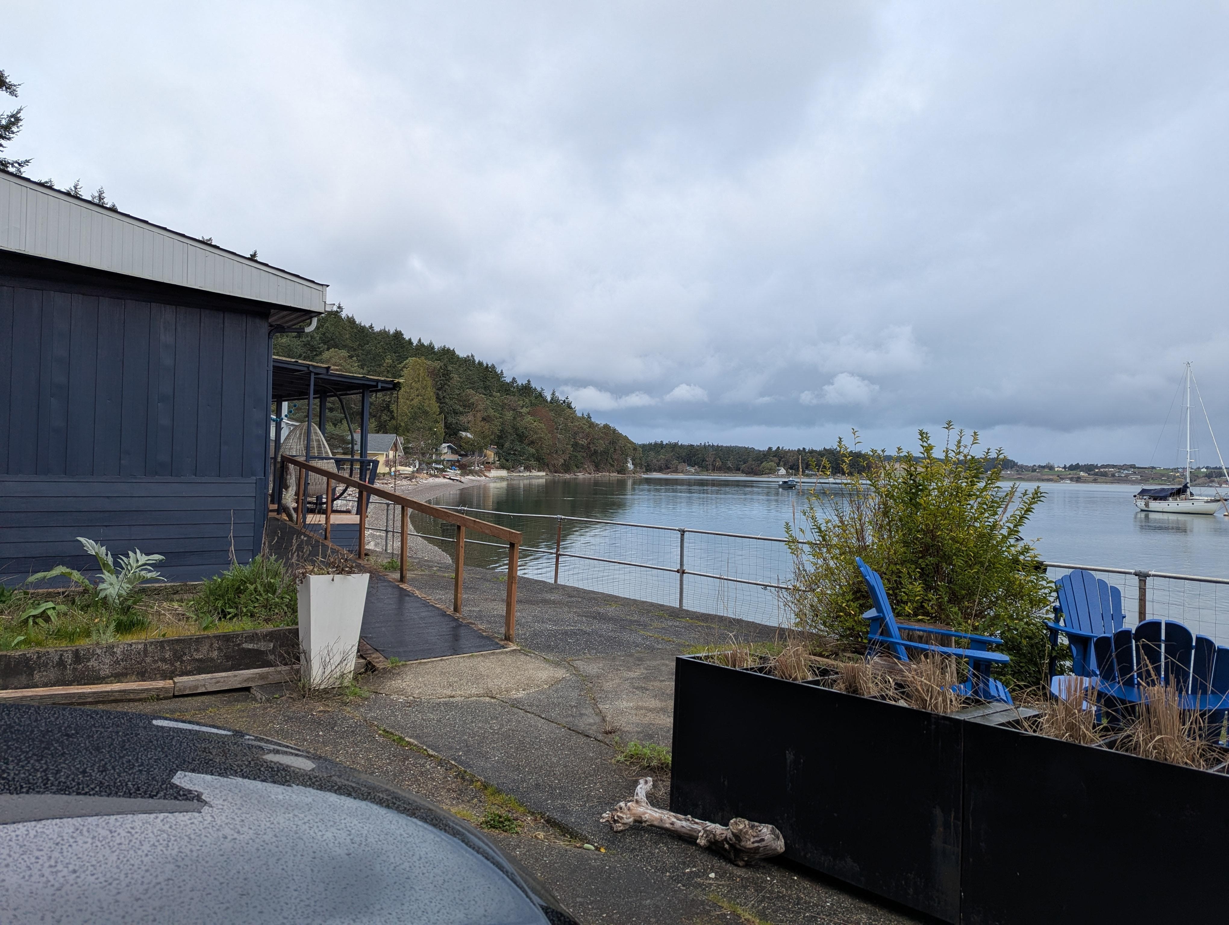 Stunning location (other than the noise!)