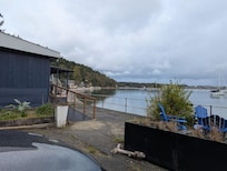 Stunning location (other than the noise!)