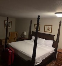 4 post bed and recliner