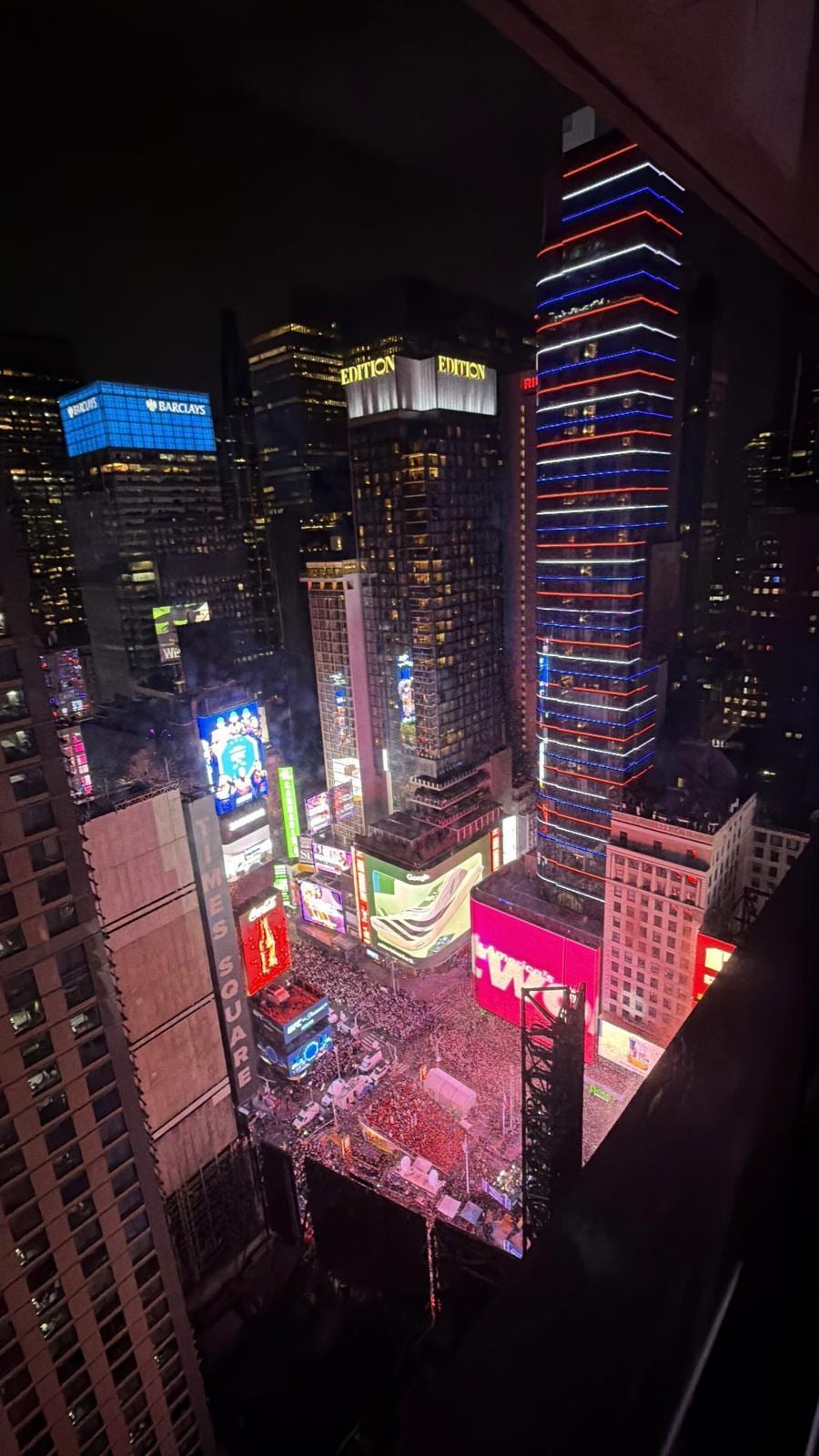 Unser Blick aus dem Zimmer! (35. Stock)