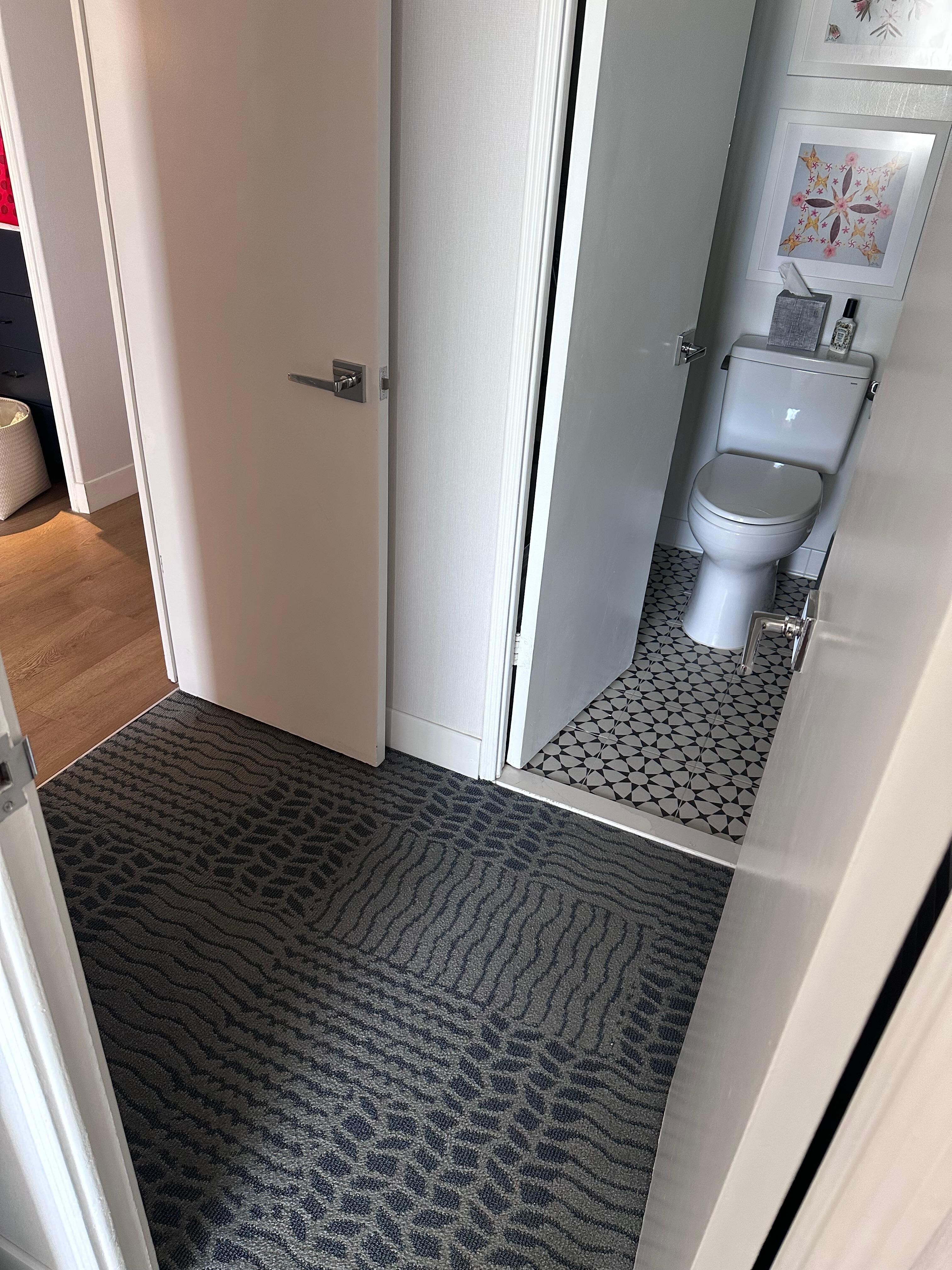 Extra changing area between room and bathroom