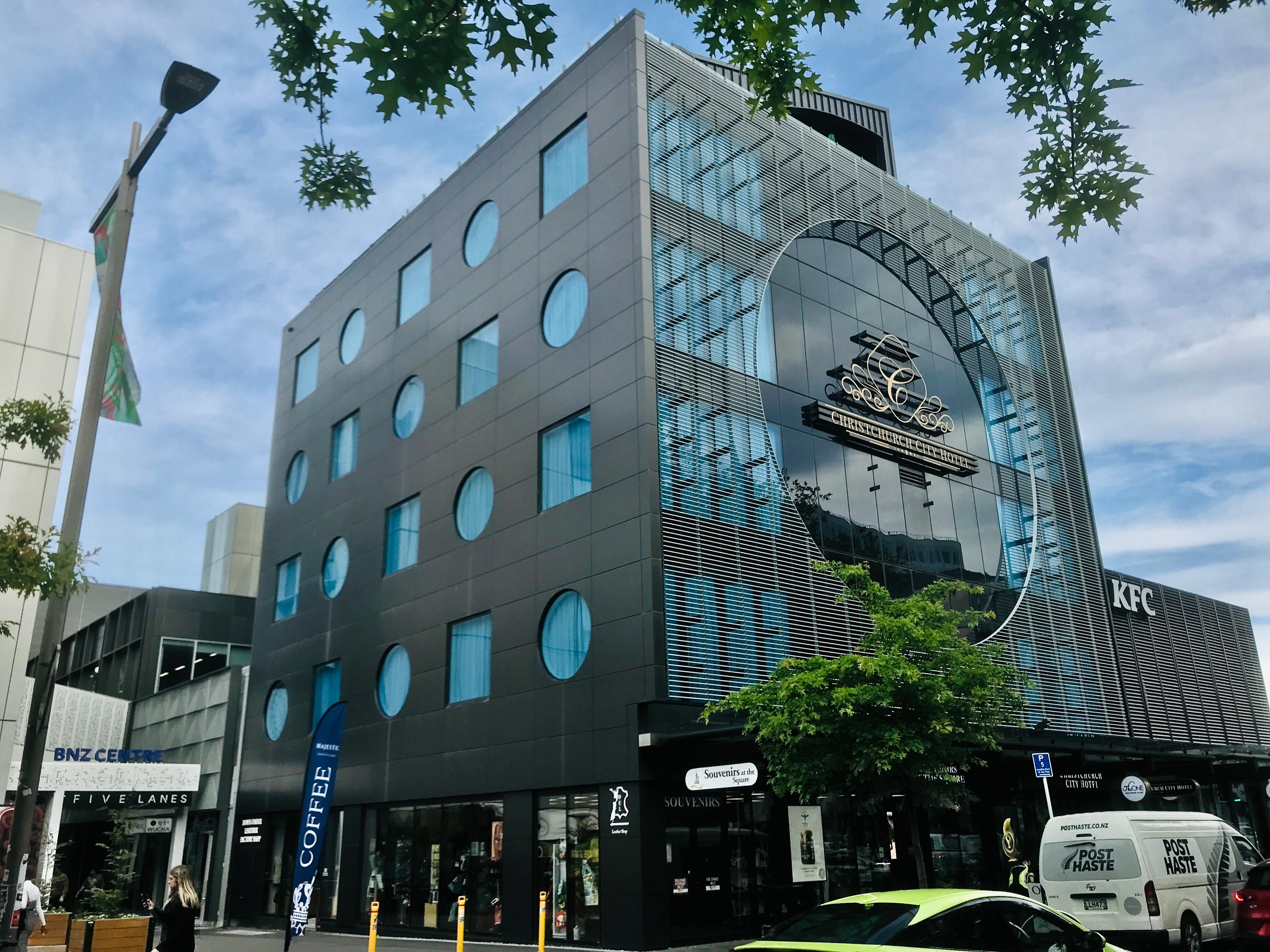 Christchurch City Hotel from across Colombo Street