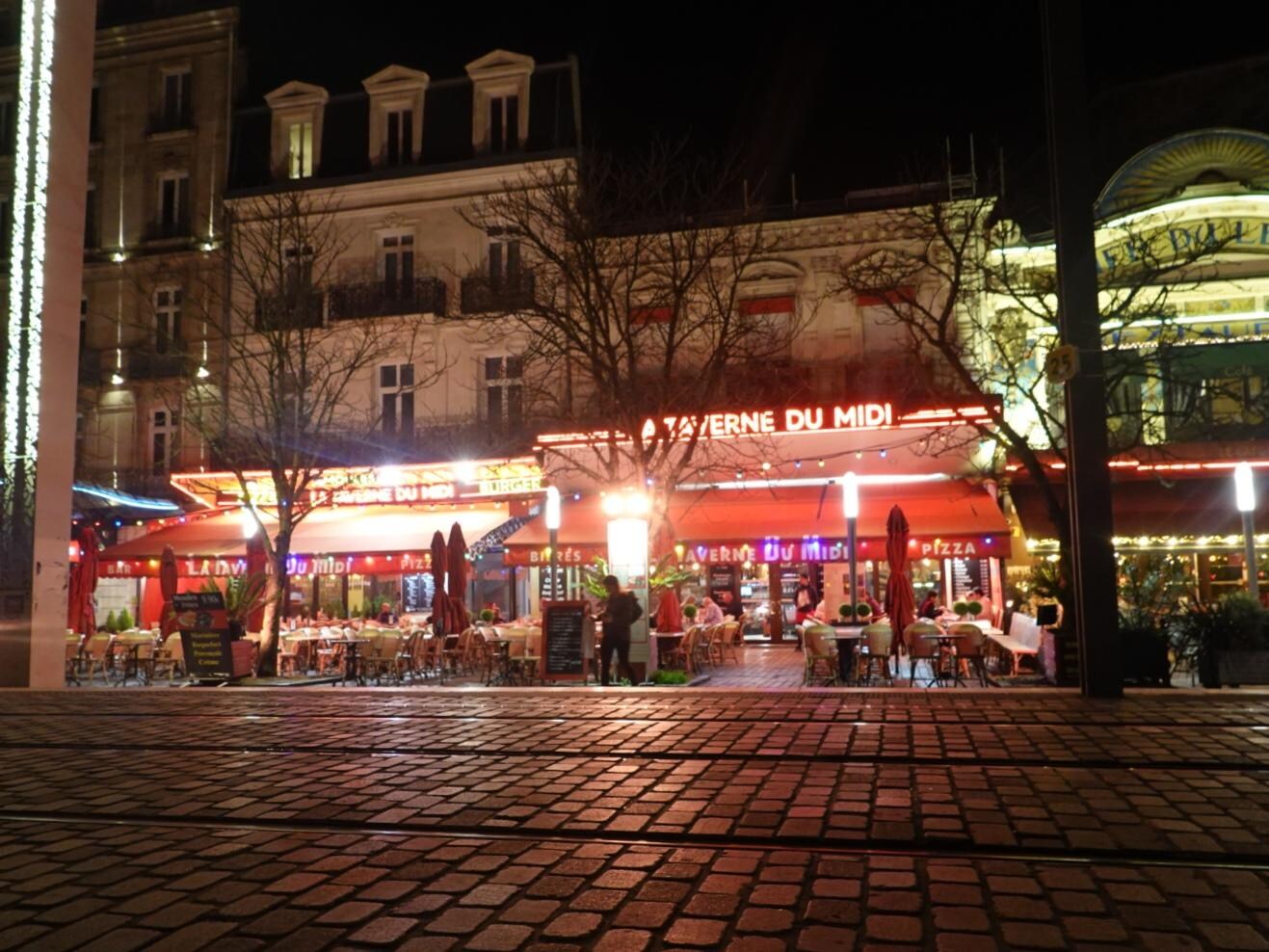 駅前食堂『La Taverne du Midi』