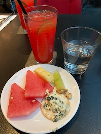 Nice free snacks and coctails in the evening