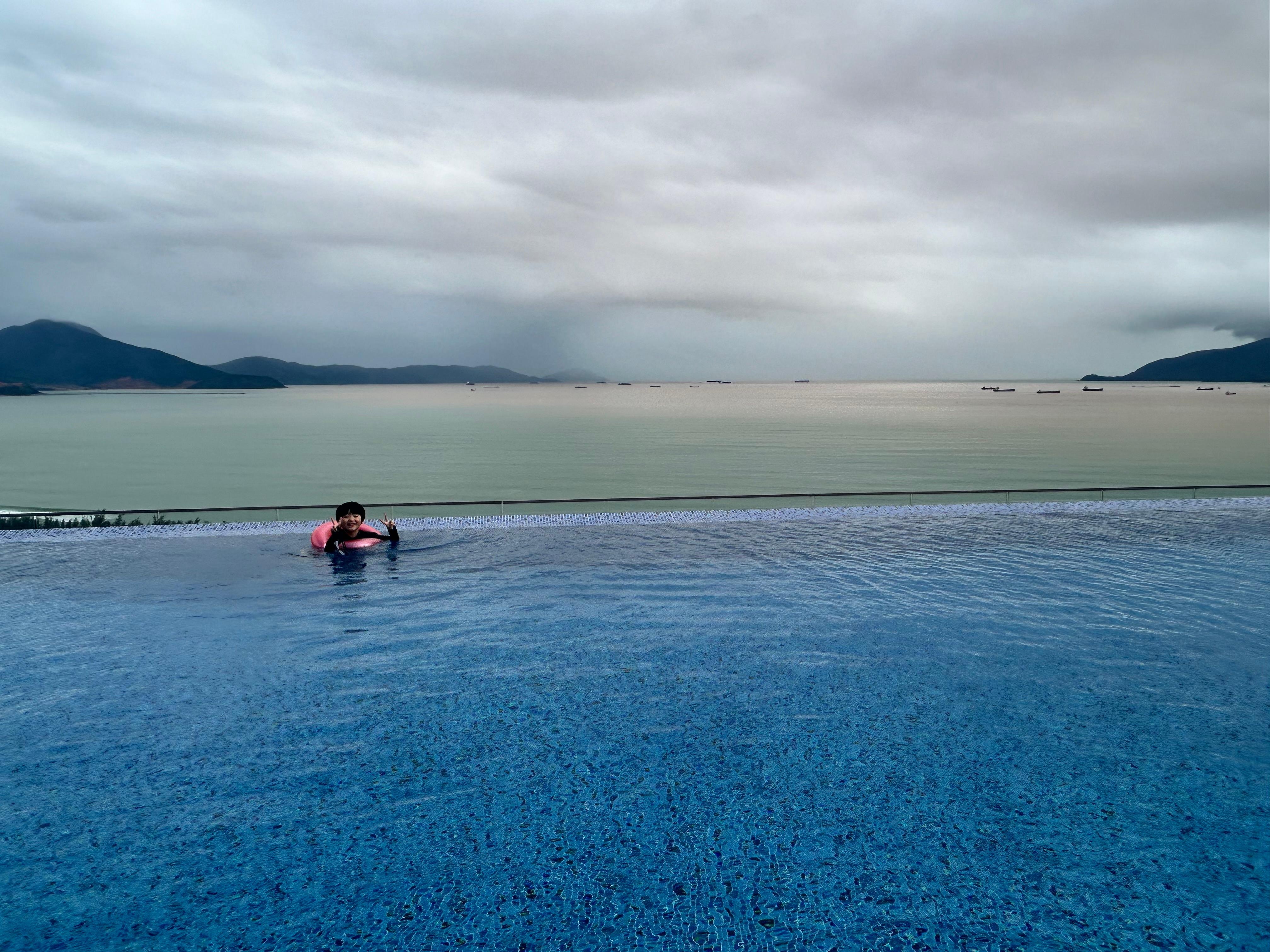 最上階のインフィニティプールもとても綺麗！