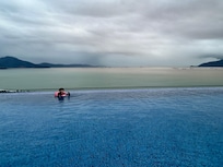 最上階のインフィニティプールもとても綺麗!