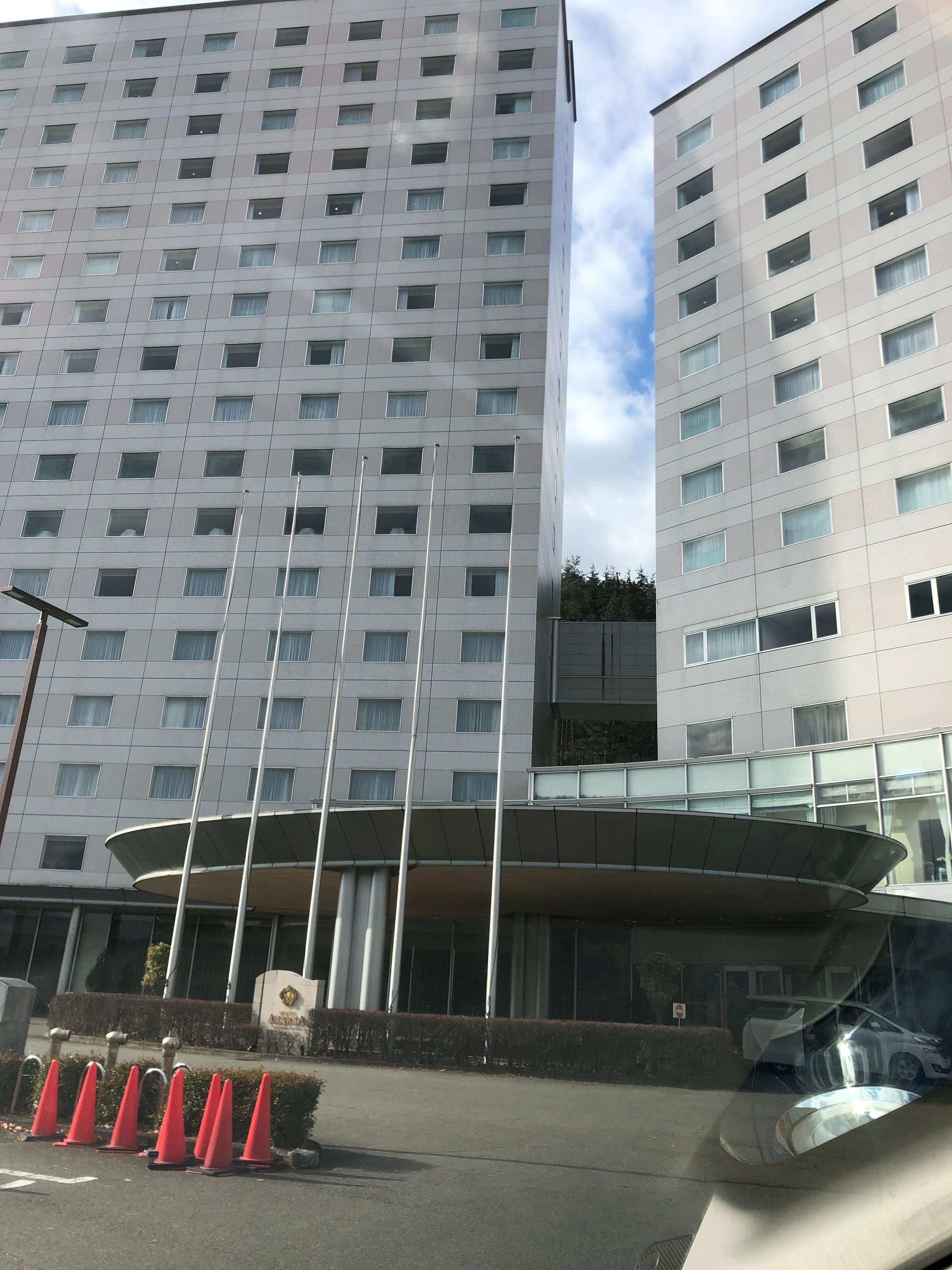 臨離開先記得留影