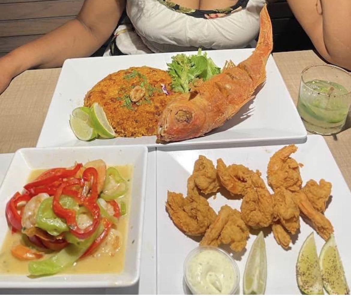 La Cueva del Mar This was a great restaurant. The food was really really good. The service was great. I really truly enjoyed it myself.