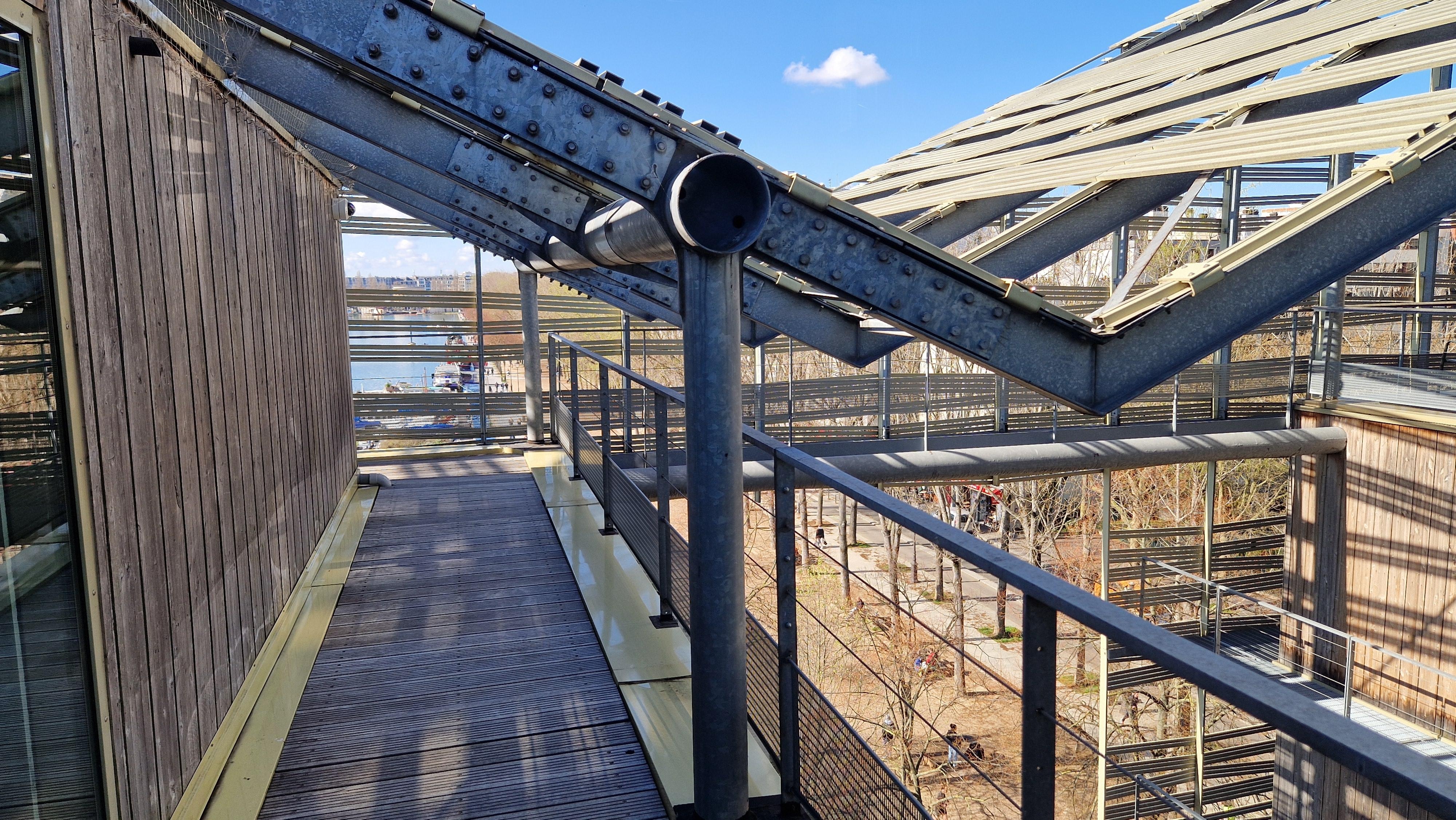 Double structure architecturale métal et bois, superbe