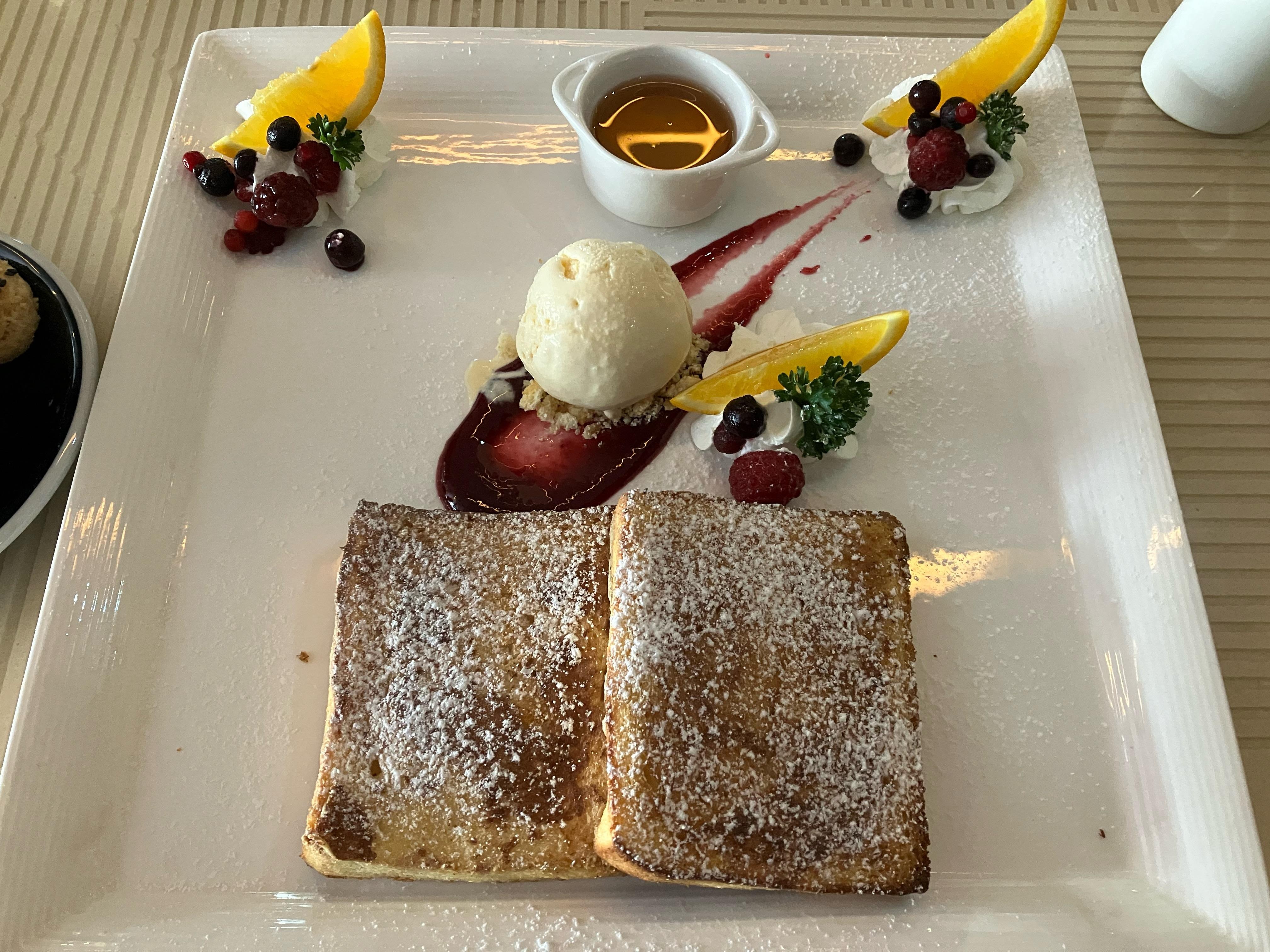 朝食→ミックスベリーのフレンチトースト