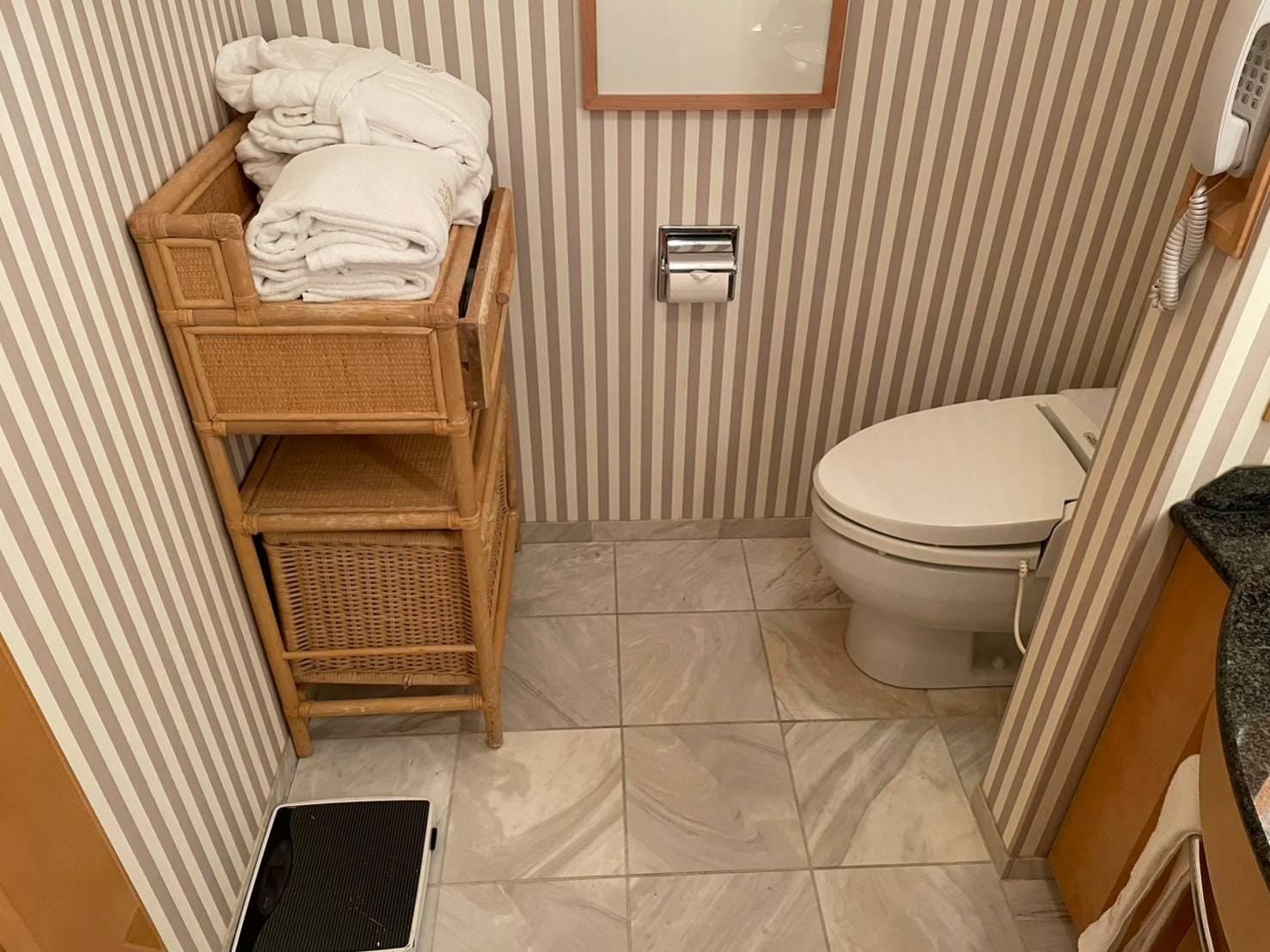 浴室乾溼分離，而且整淨整齊。