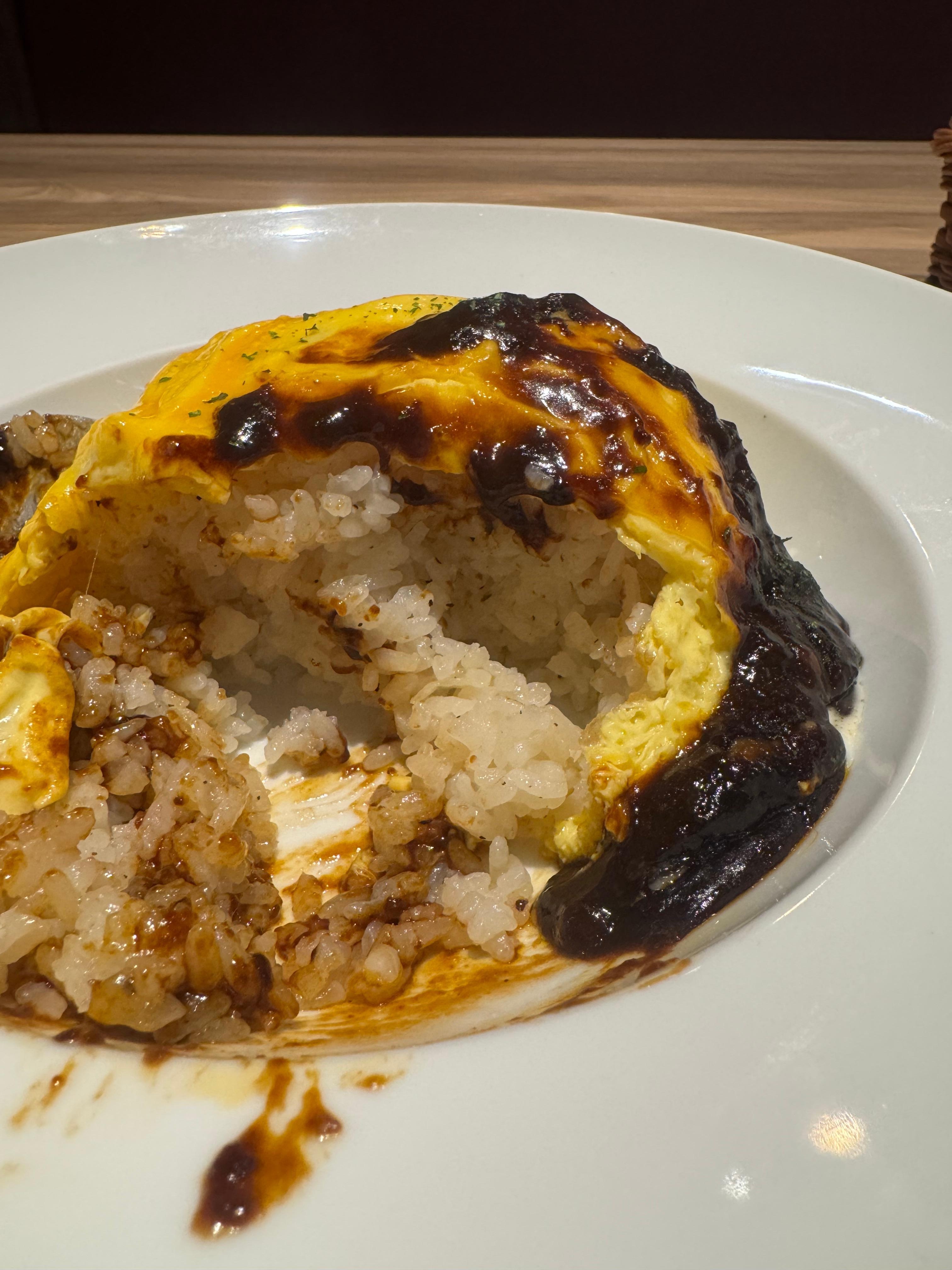 只有汁、蛋和白飯