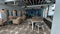 Espace à côté de la piscine