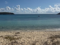 Salt pond in Coral bay, exceptional snorkeling