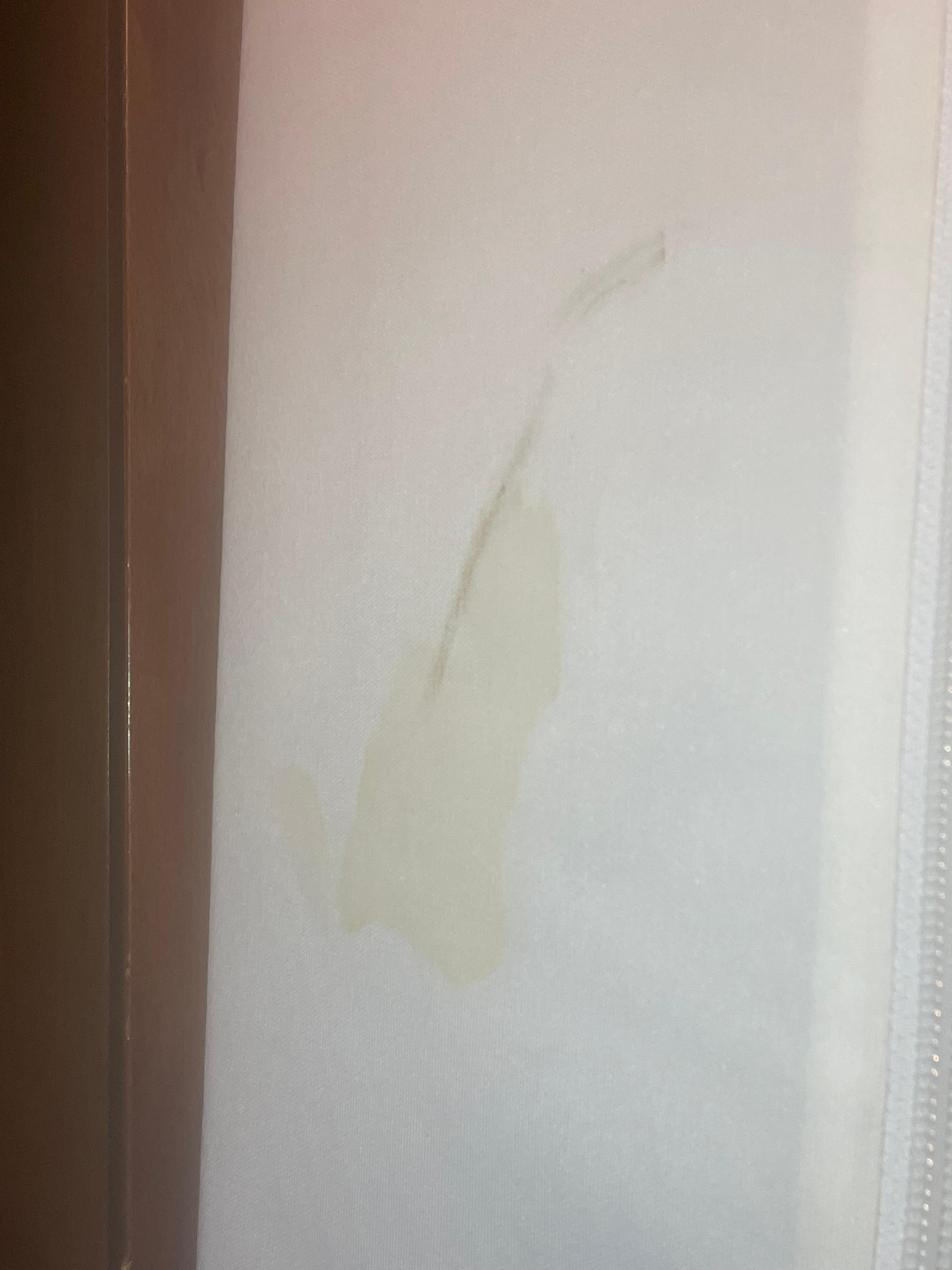 Stain on the side right head area