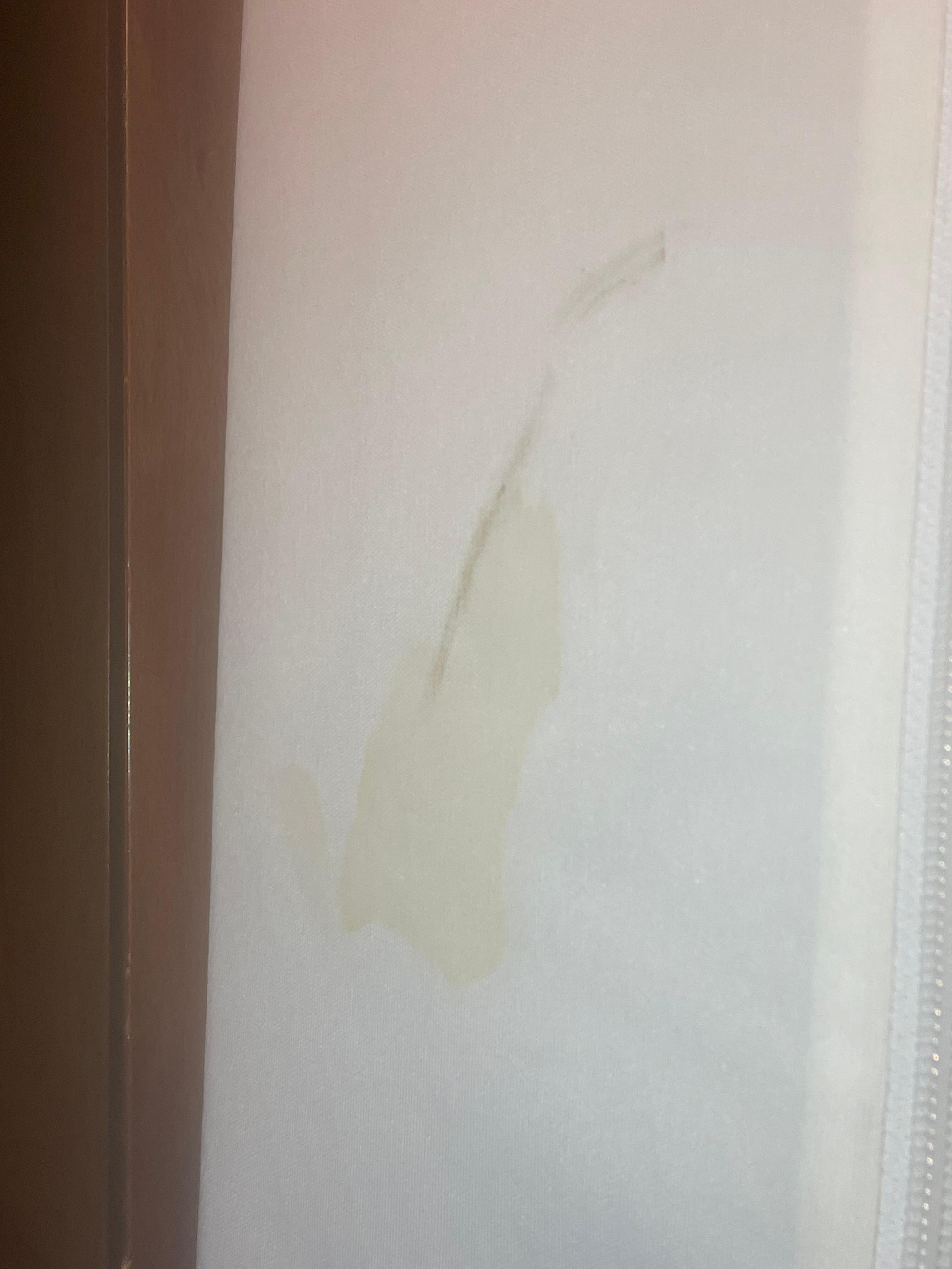 Stain on the side right head area